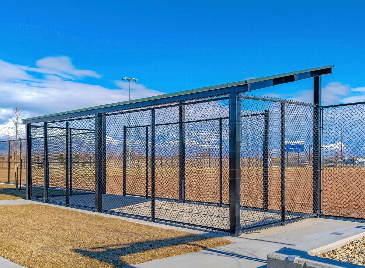 Chain Link Fencing Image